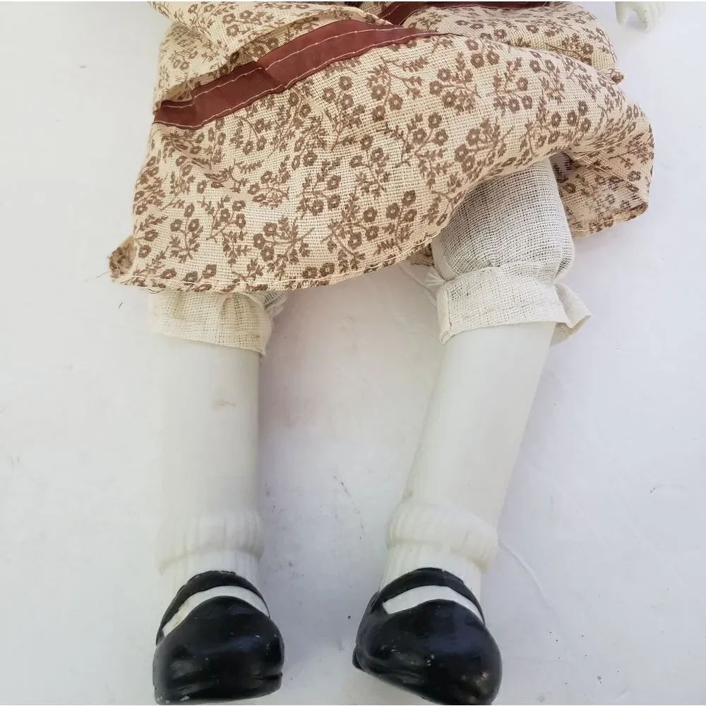 Porcelain Doll - Picture 4 of 7
